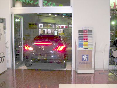 展示車入れ替え