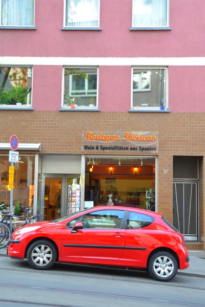 プジョーは、おしゃれなフランス車です。