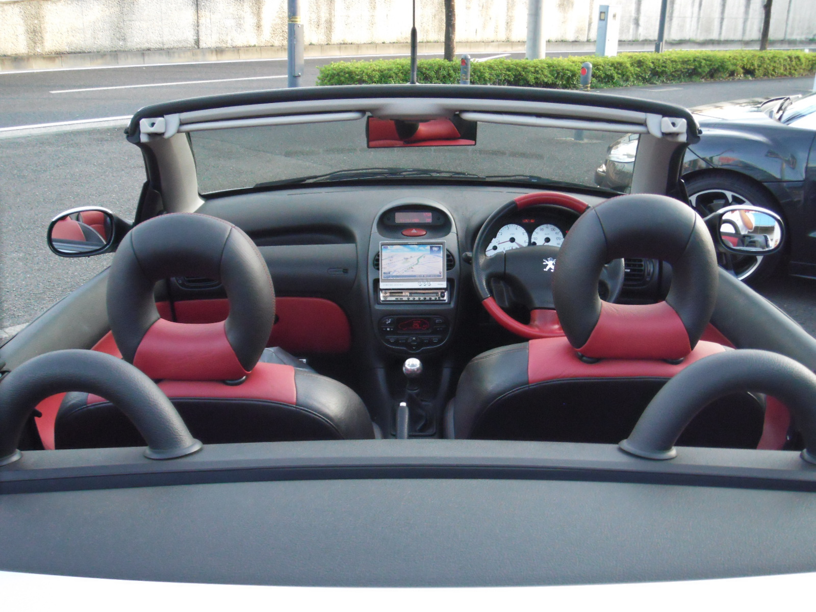 プジョー中古車速報！！