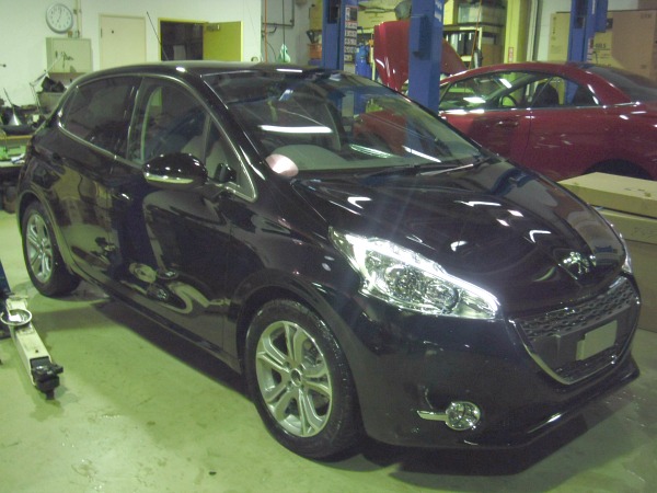 NEW 208 到着です！！