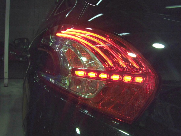 NEW 208 到着です！！