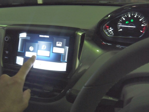 NEW 208 到着です！！