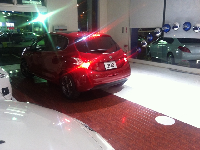 208　2号車入りました