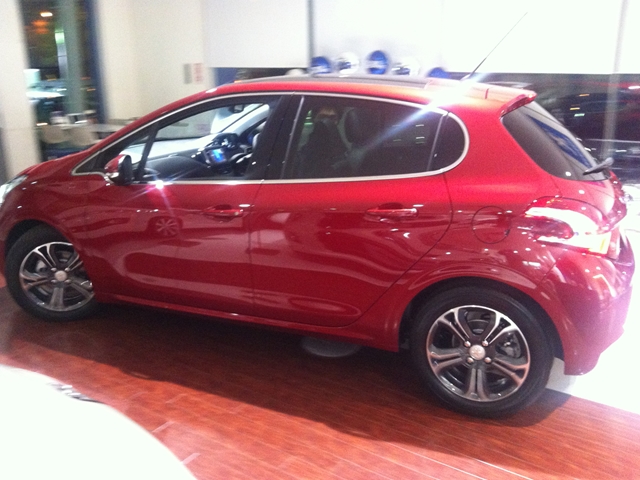 208　2号車入りました