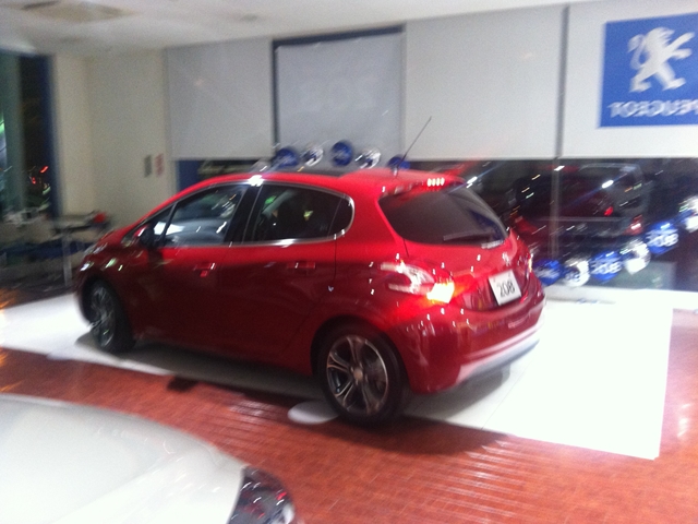 208　2号車入りました