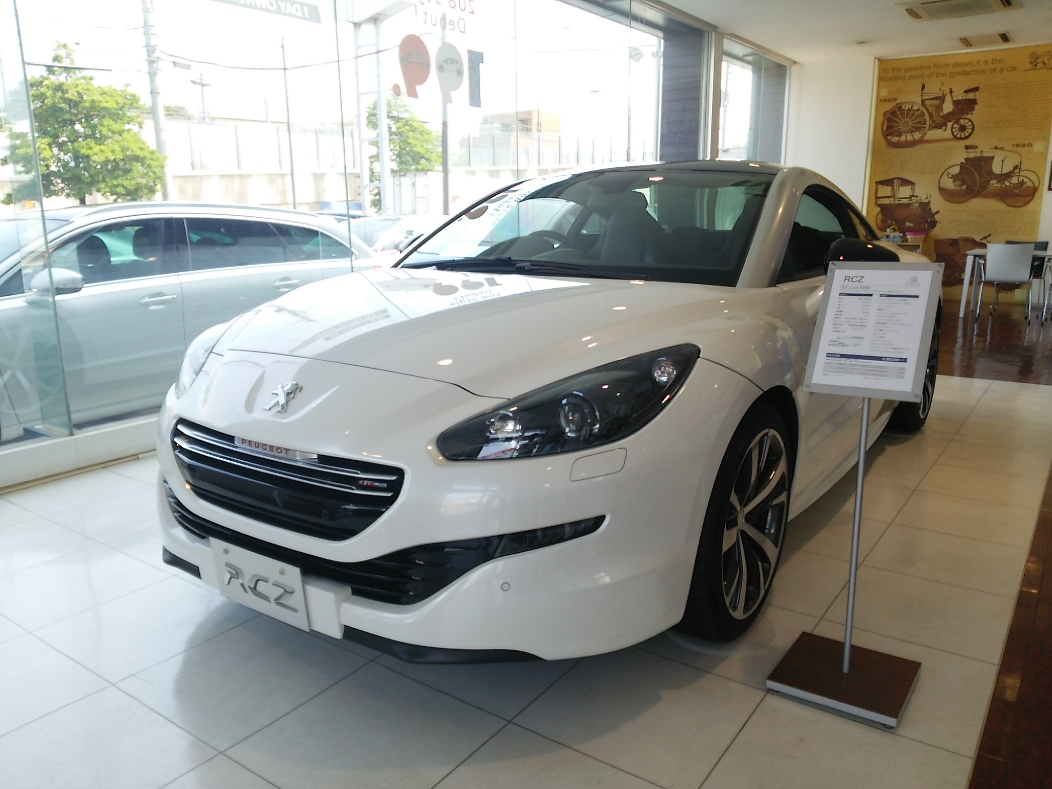 RCZ GT Line　ご覧頂けます