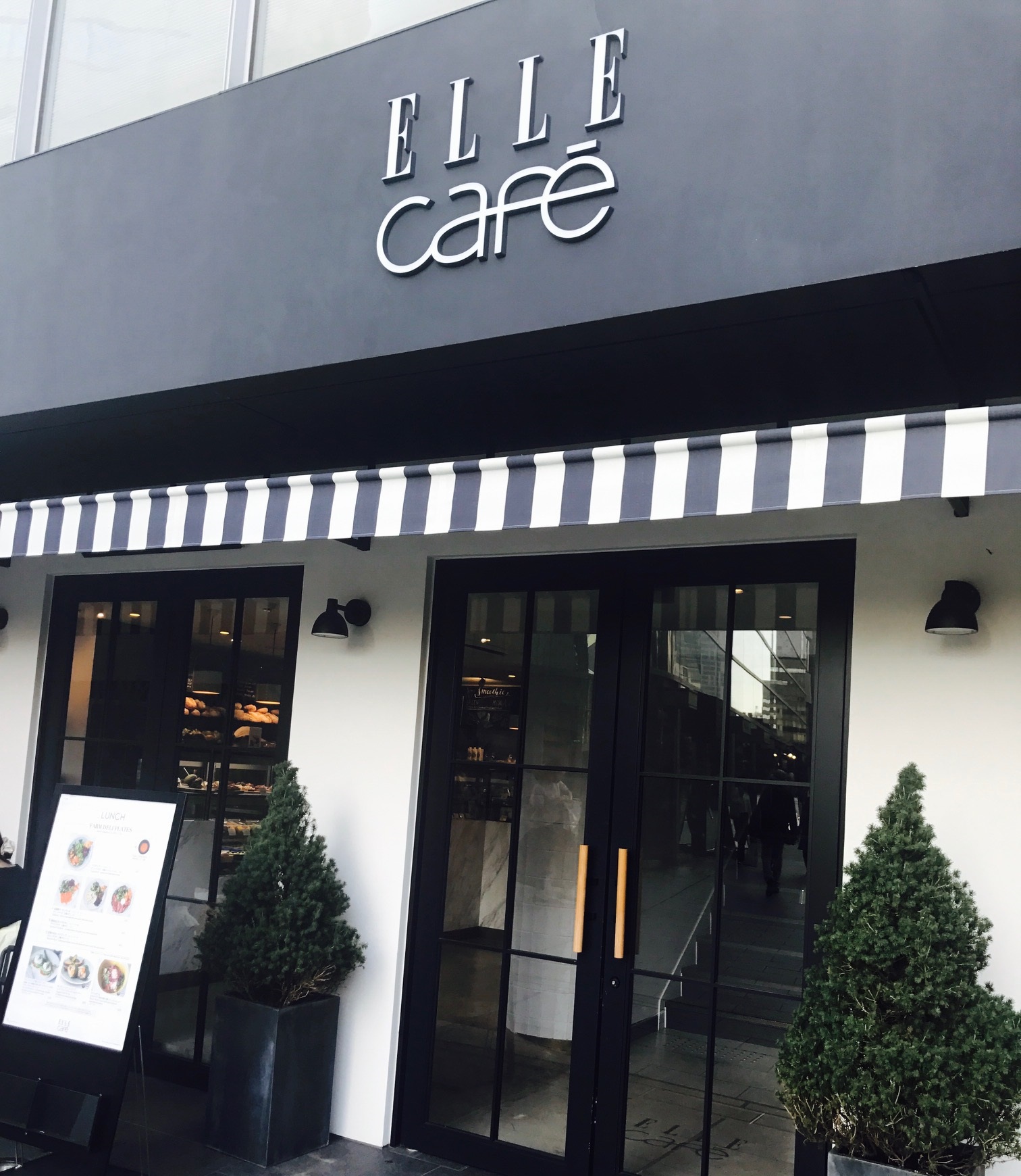 『ＥＬＬＥ Ｃａｆｅ』