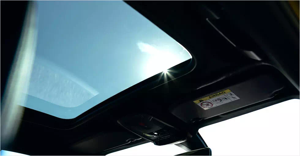 PEUGEOT SELECTION e-208 GTLine　パノラミックガラスルーフ　オプションプレゼント（インテリア）