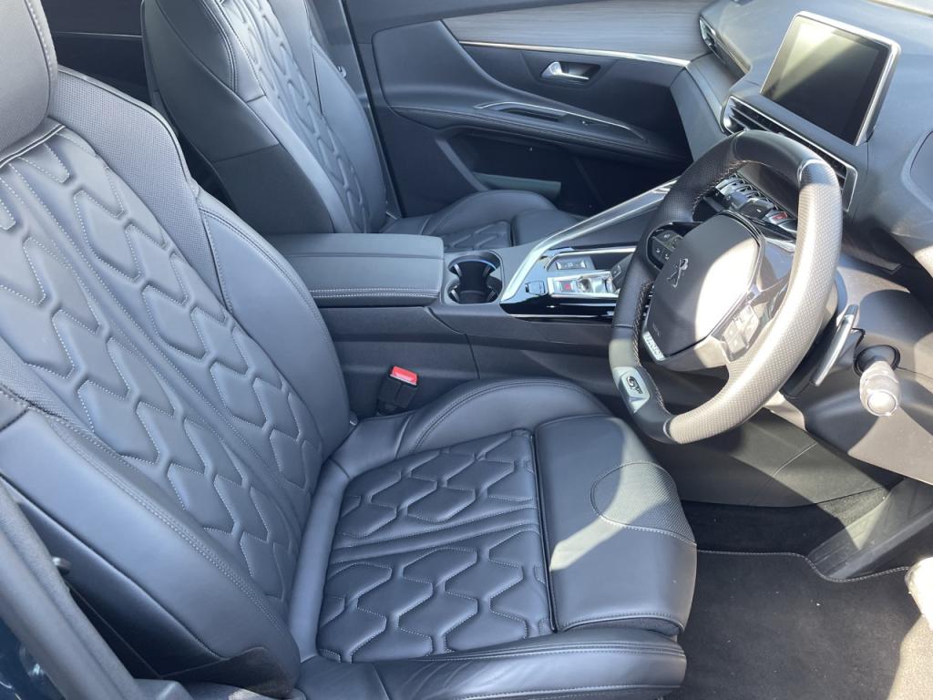 試乗車特別販売（5008 GT BlueHDi レザーパッケージ）