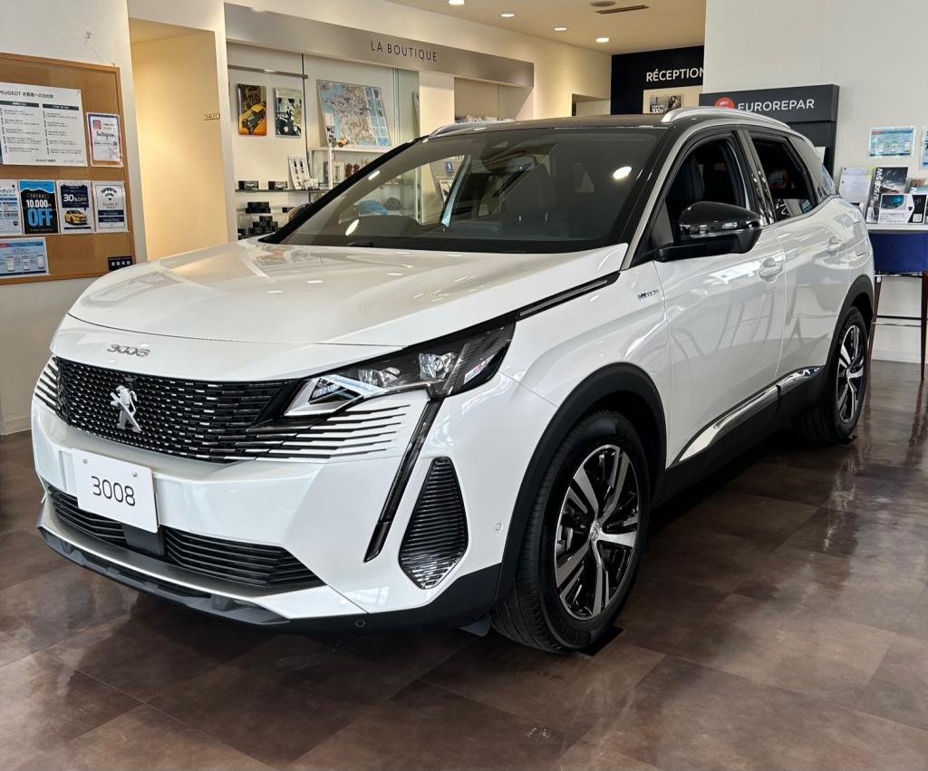 3008 GT HYBRID4が展示車に登場！！
