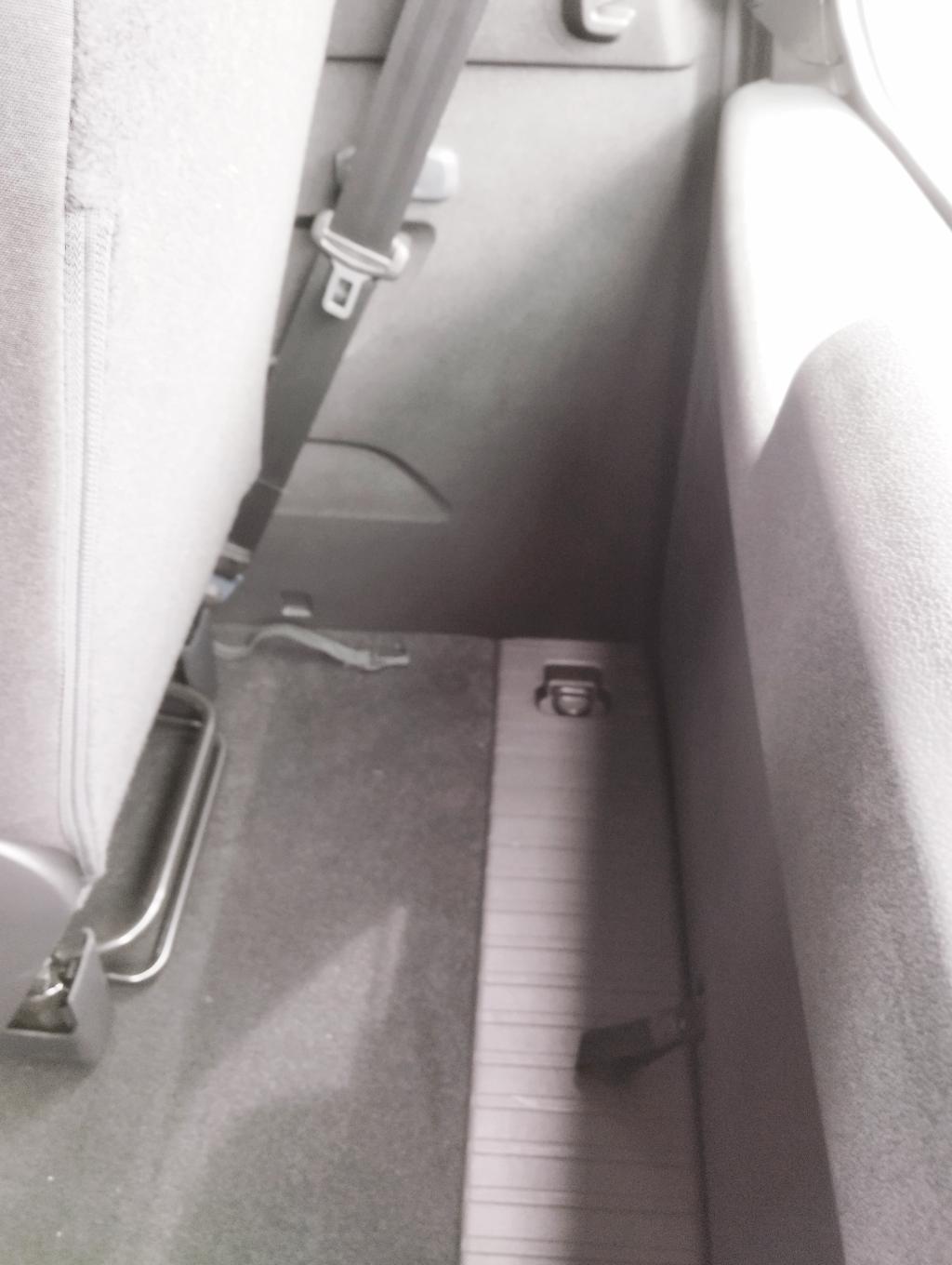 RIFTER LONGの３列目シートについて（インテリア編）