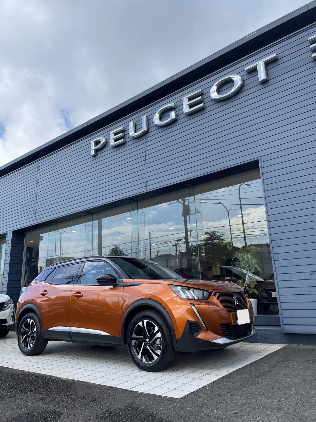 プジョーｅ－２００８（ご納車式）