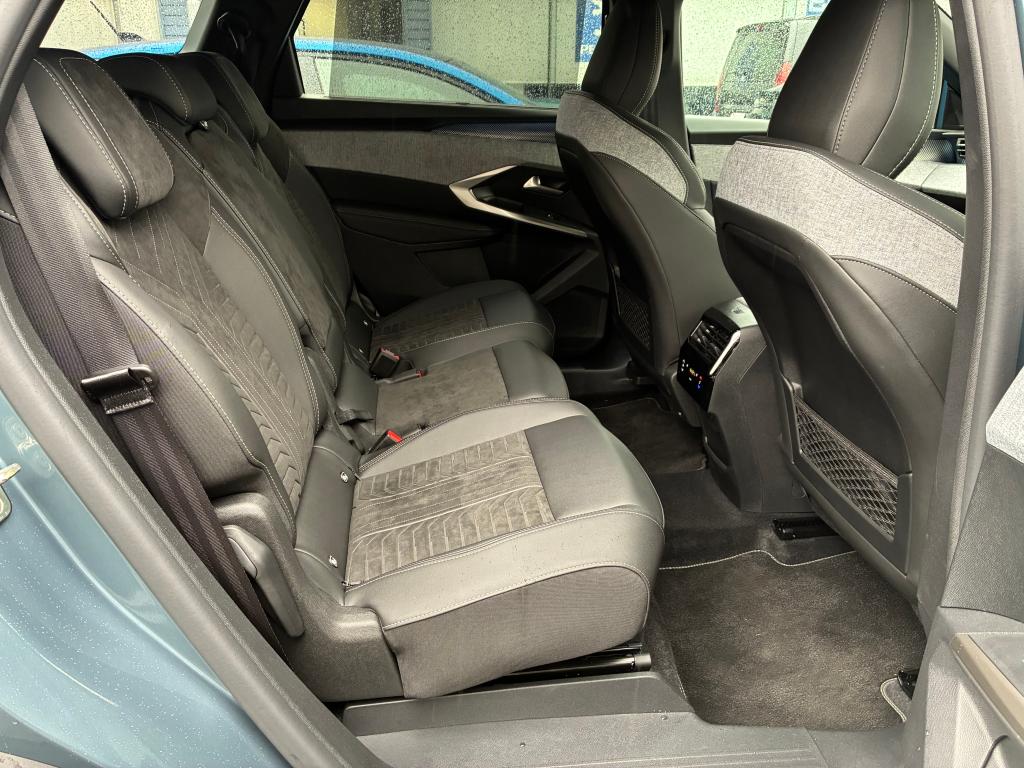 5008の2列目と3列目（インテリア編）