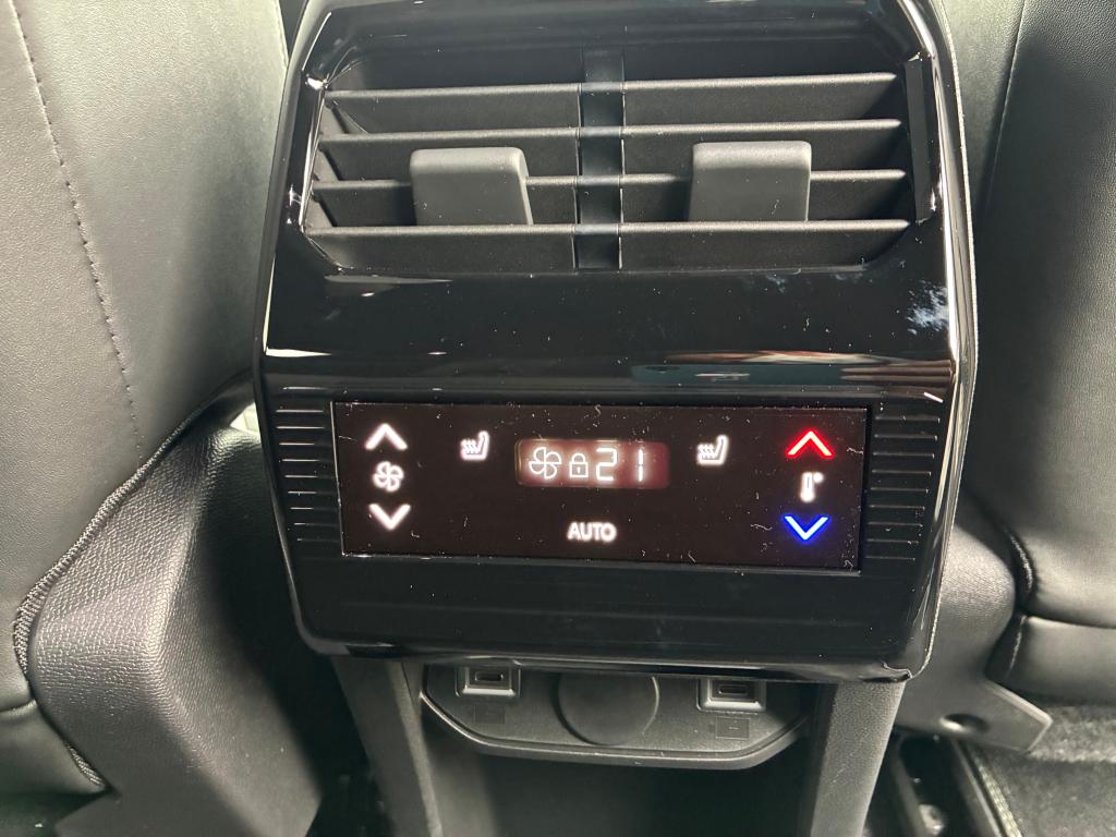 5008の2列目と3列目（インテリア編）