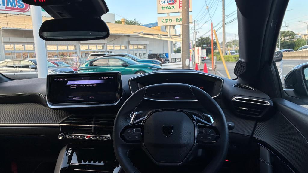 プジョー車の目線（試乗感）
