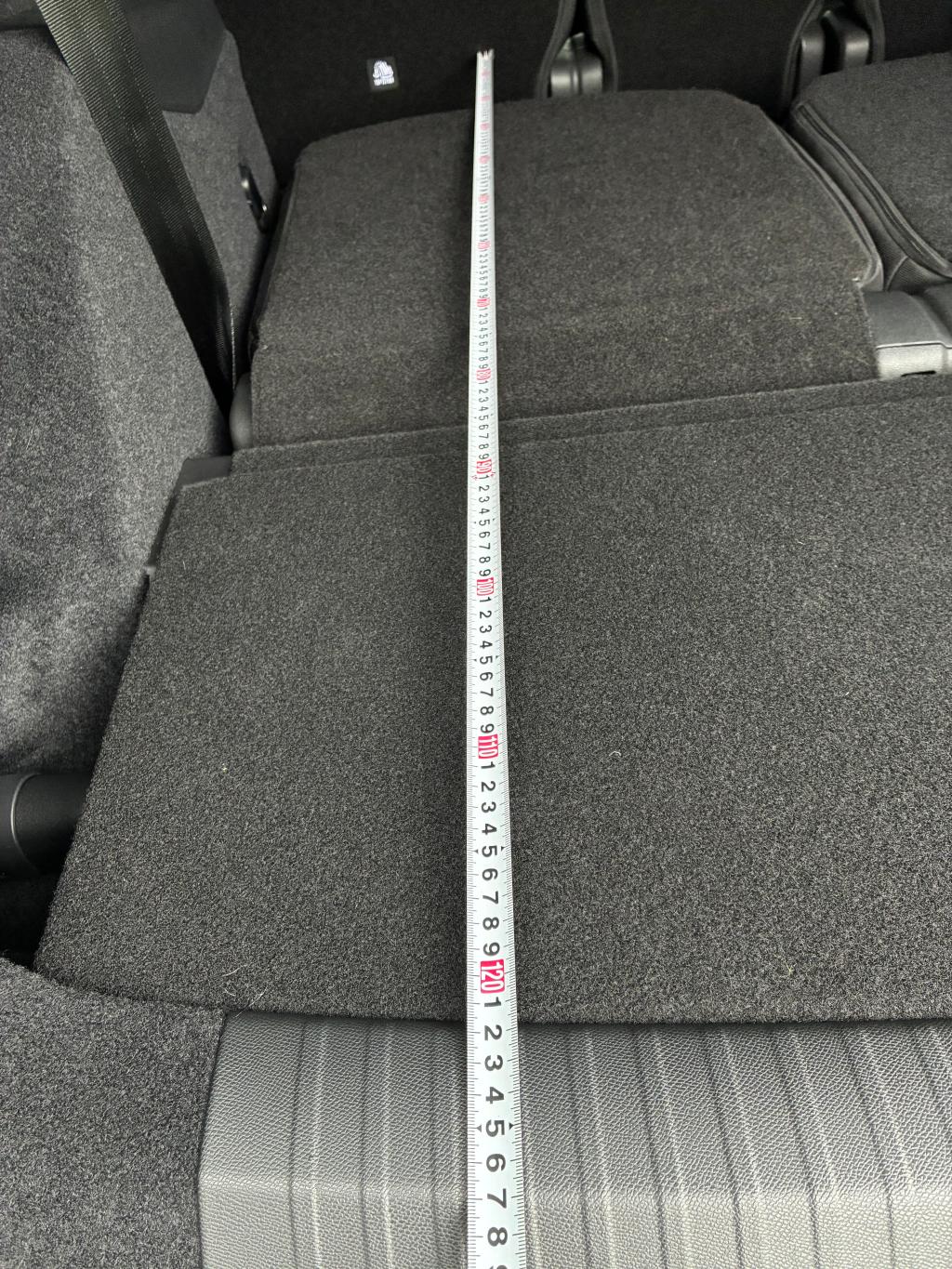プジョー5008ラゲッジ部分寸法（インテリア）