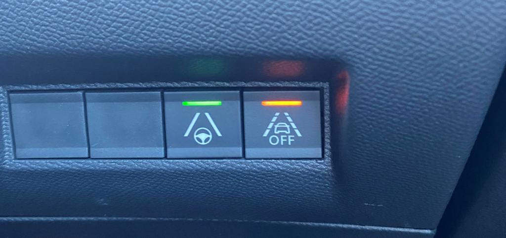 『レーンキープアシスト』『レーンポジショニングアシスト』何が違う？？