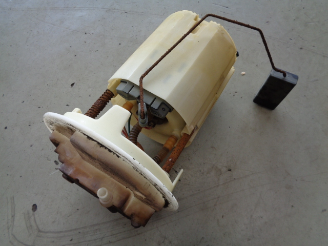 低圧燃料ポンプ交換