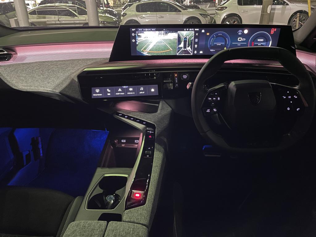 夜の3008（インテリア）