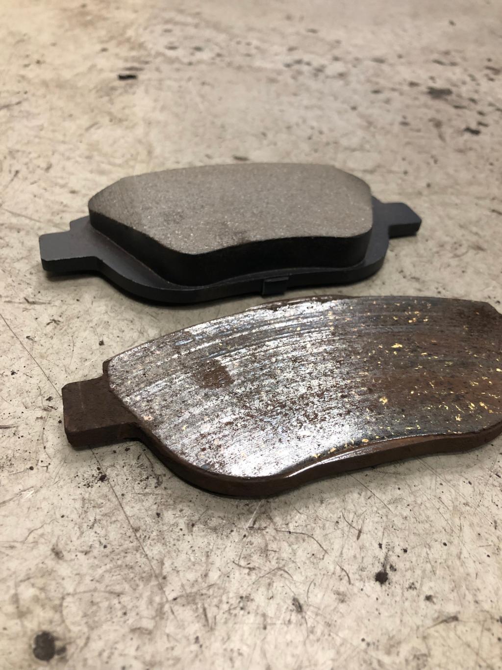 ブレーキパッド交換