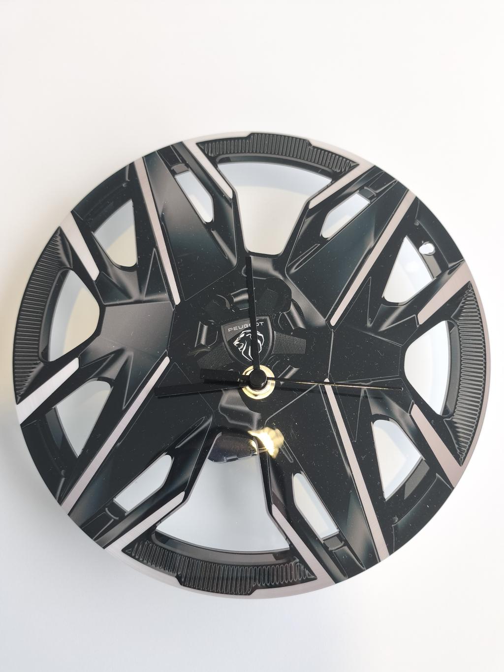 プジョーの壁掛け時計🕐️プレゼント🎁