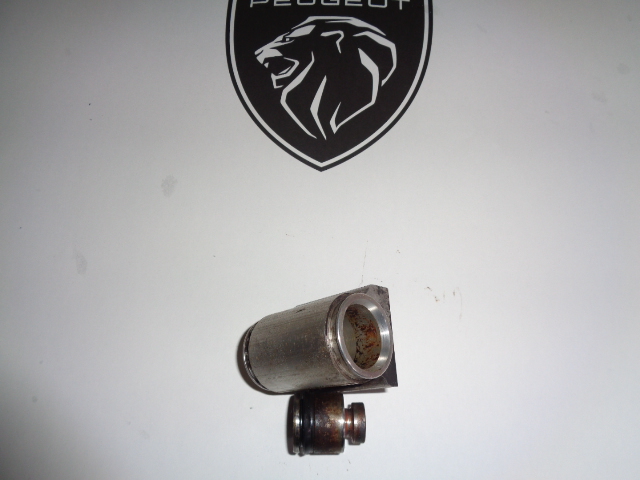 ブレーキフルードを定期交換する理由